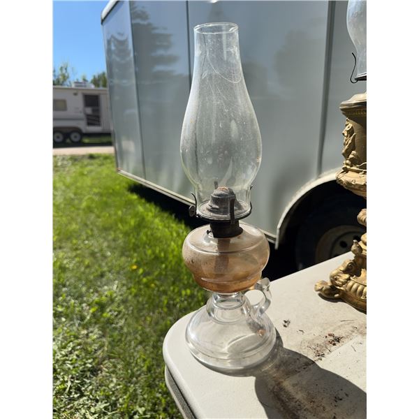 Clear Glass Oil Lamp with Chimney