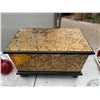 Image 2 : Vintage Handcrafted Gold and Black Floral Jewelry Box