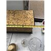 Image 4 : Vintage Handcrafted Gold and Black Floral Jewelry Box
