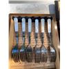 Image 6 : Antique Abbey Hallmarked Mother of Pearl Handled Cutlery Set