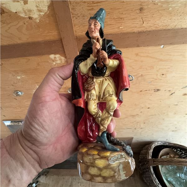 Royal Doulton 'The Pied Piper' HN2102 Figurine (1952)