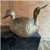 Image 2 : Large Brass Double-Headed Duck Planter 20 in x 14 in