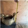Image 5 : Large Brass Double-Headed Duck Planter 20 in x 14 in