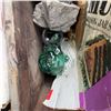 Image 9 : Lot: Vintage Ceramics, Glass Ornaments, Glass Turtle and Decor
