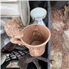Image 3 : Lot: Nude Ceramic Mug, Vase, and Assorted Glassware