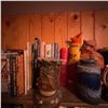 Image 2 : Eclectic Vintage Ceramic and Book Shelf Lot