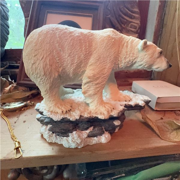 Canadian Geographic Wildlife Figurine "Polar Bear"