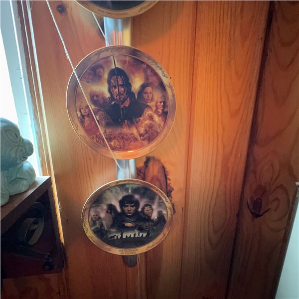 Lord of the Rings Collector Plate Set with Sword Wall Display