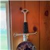 Image 7 : Lord of the Rings Collector Plate Set with Sword Wall Display