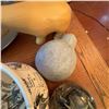 Image 10 : Eclectic Collection: Ceramics, Figurines, Minerals, Decor and Photos