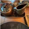 Image 5 : Eclectic Collection: Ceramics, Figurines, Minerals, Decor and Photos