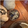 Image 9 : Eclectic Collection: Ceramics, Figurines, Minerals, Decor and Photos