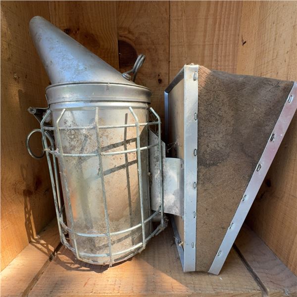 Dadant & Sons Bee Smoker with Heat Shield