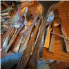 Image 3 : Lot Vintage Silver Plate Flatware, 18 Pieces