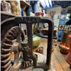 Image 4 : Antique Dazey No. 40 Glass Butter Churn with Cast Iron Gear
