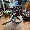 Image 5 : Antique Dazey No. 40 Glass Butter Churn with Cast Iron Gear