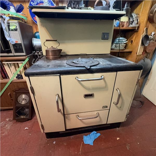 Findlay Condor Wood Cook Stove With Dominion Stove & Foundry Co. Top