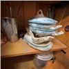 Image 7 : Vintage Ceramic, Metal, and Porcelain Kitchenware Lot