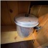 Image 8 : Vintage Ceramic, Metal, and Porcelain Kitchenware Lot