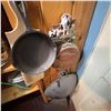Image 9 : Vintage Kitchenware and Wall Art