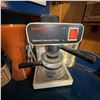 Image 10 : Kitchen and Decorative Items Lot