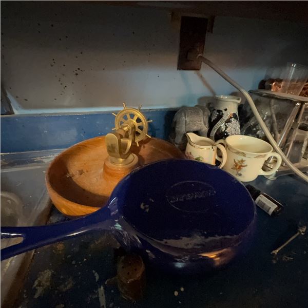 Kitchen and Decorative Items Lot