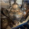Image 10 : Large Mixed Lot Vintage Dishes, Teacups, Silverplate & Kitchenware