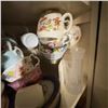 Image 7 : Vintage Mixed Lot: Tea Cups, Glassware, and Ceramic Monkey Jar