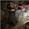 Image 5 : Vintage Glassware, Porcelain, Metalware, And Figurines
