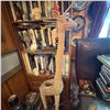 Image 6 : Tall Wicker Giraffe Planter Basket Stand