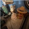 Image 4 : Vintage Pottery Figurines and Kitchenware Lot
