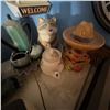 Image 5 : Vintage Pottery Figurines and Kitchenware Lot