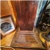 Image 9 : Vintage Solid Wood Pedestal Stand 31'' Tall