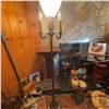 Image 3 : Vintage Torchiere Floor Lamp with Glass Shade and Candle-Style Lights