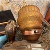 Image 6 : Vintage Owl Table Lamp with Amber Glass Globe