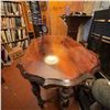 Image 5 : Antique Victorian-Style Wood Side Table with Turned Legs