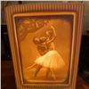 Image 4 : Vintage Porcelain Lithophane Table Lamp With Artistic Scenes