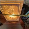 Image 6 : Vintage Porcelain Lithophane Table Lamp With Artistic Scenes