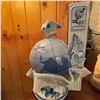 Image 1 : Porcelain USSR Globe Trophy with Moscow 1986 Plaque