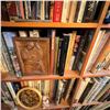 Image 17 : Eclectic Bookshelf Decor Collection (Steins Not Included)
