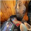 Image 6 : Blue Mountain Pottery Horses & Atomic Cat TV Lamp