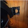 Image 3 : Samsung 40-Inch Flat Panel TV with Wall Mount and Sony Blu-ray Player