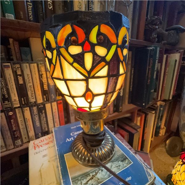 Stained Glass Table Lamp, Art Deco-Style, 8-Inch Height