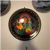 Image 4 : Decorative Wolf and Russian Folk Art Plates