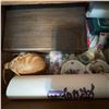 Image 2 : Collectibles: Ceramic Jugs, Vintage Teacups & Wooden Box