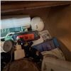 Image 7 : Collectibles: Ceramic Jugs, Vintage Teacups & Wooden Box
