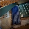Image 4 : Lot: Patrician Candles, Porcelain Sake Set, Utensils, Linens