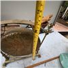Image 2 : Brass Tabletop Gong With Wooden Mallet, 15 Inches High