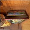 Image 5 : Vintage Tin Containers – Cats Motif & Celestial Seasonings