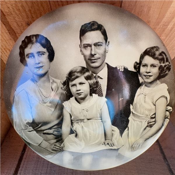 Vintage E. J. & Co. Ltd Shipley Portrait Tin, Royal Family
